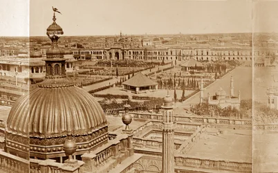 Panoramisch Uitzicht op de Binnenplaatsen van de Residentie, Lucknow